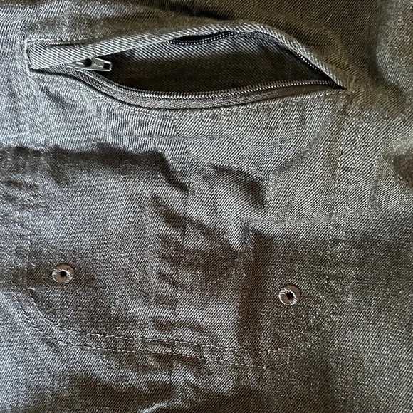 Icebreaker Women's Charcoal Gray Bermudas - Picture 4 of 10